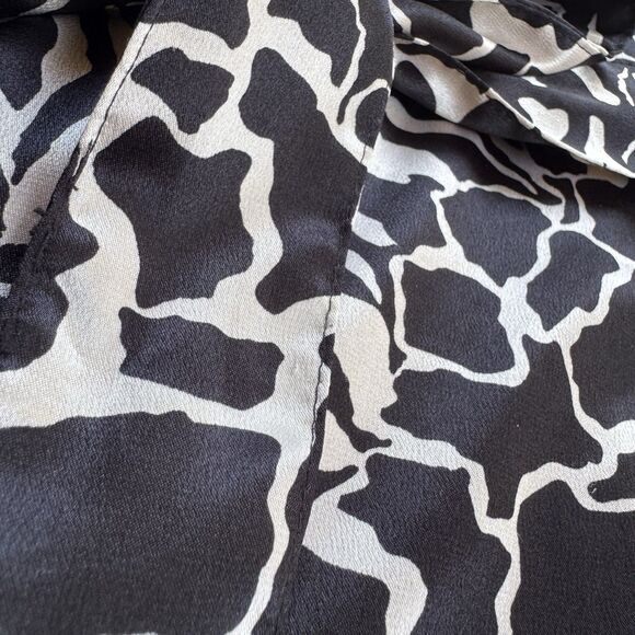 Bisou Bisou Shirt dress Size Large Black and Cream Geometric Short Lleeve - Picture 14 of 16